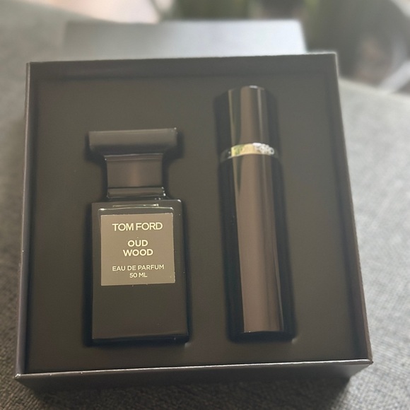 🔥 NEW TOM FORD Private Blend Oud Wood Gift Set - Picture 4 of 9